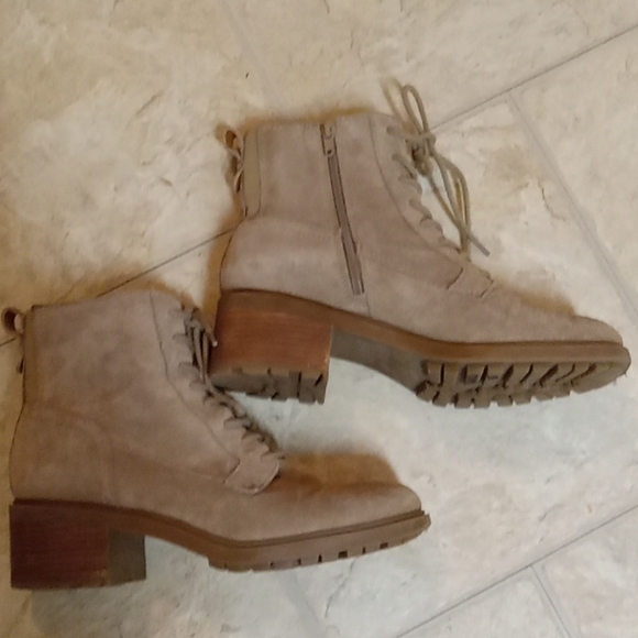 Lucky Brand LP -DIEDRAH Size 9 Ankle Boots - Picture 3 of 5